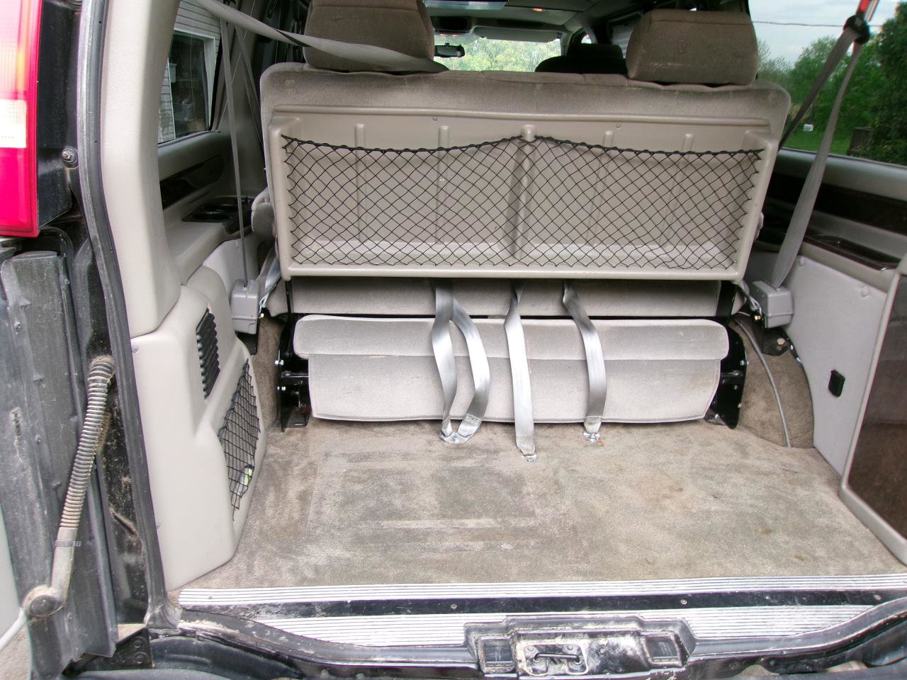 Used 2008 GMC Savana 1500 w/ Preferred Equipment Group RWD image 16