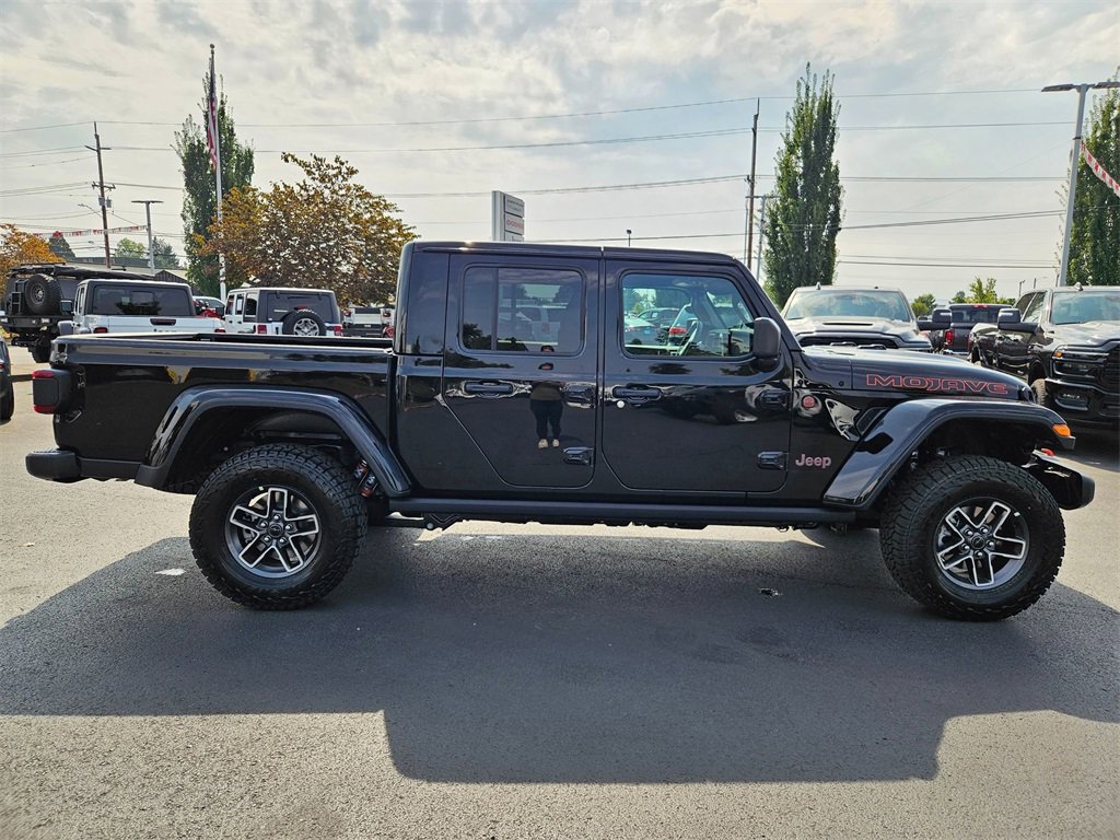 New 2025 Jeep Gladiator Mojave image 7