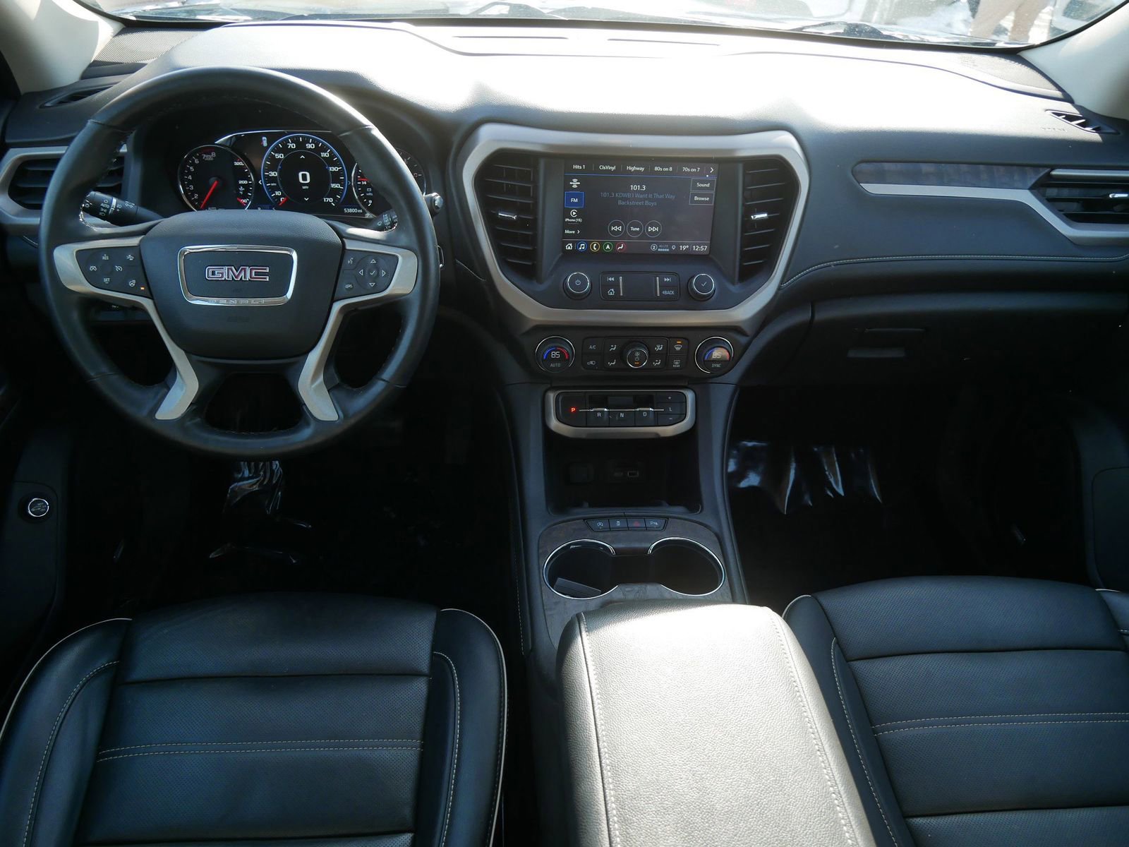 Used 2023 GMC Acadia Denali w/ Black Diamond Edition image 12