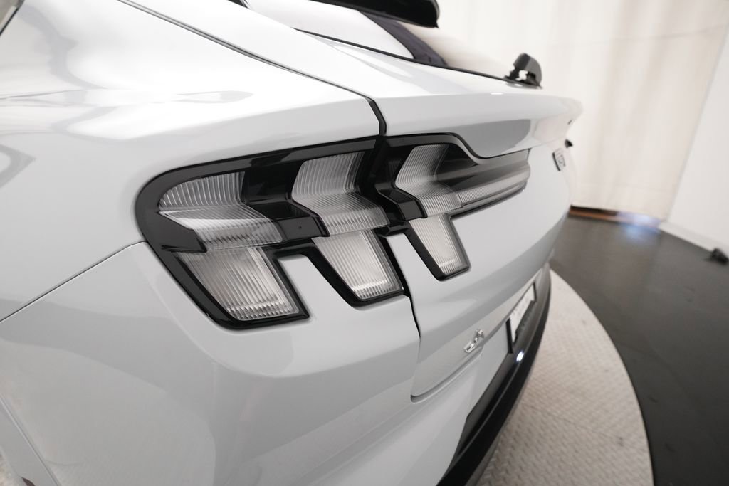 Used 2021 Ford Mustang Mach-E GT AWD/4WD image 33