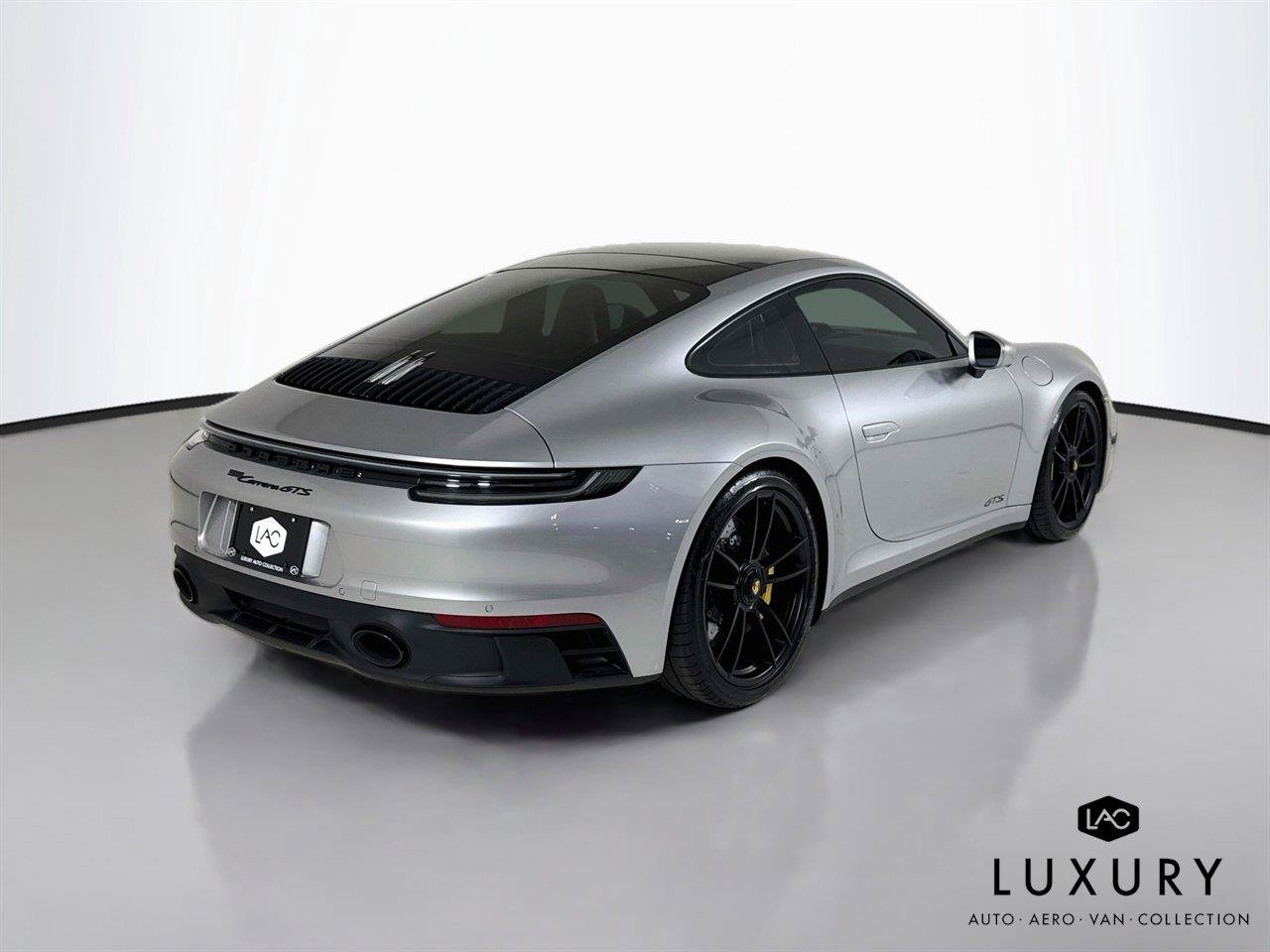 Used 2024 Porsche 911 Carrera GTS w/ Premium Package RWD image 5
