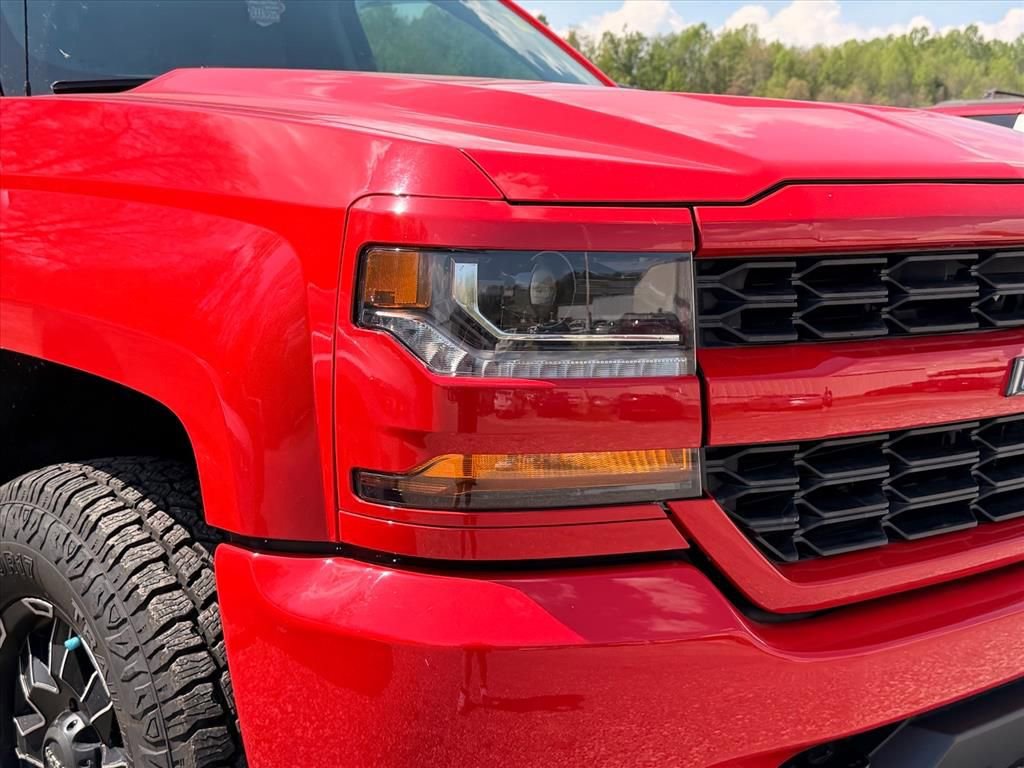 Used 2017 Chevrolet Silverado 1500 Custom w/ Custom Convenience Package AWD/4WD image 12