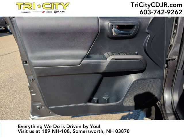 Used 2018 Toyota Tacoma TRD Off-Road w/ Technology Package image 14