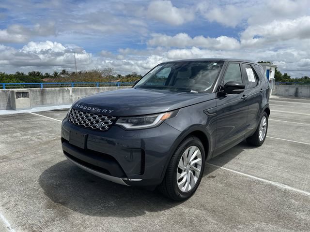 Used 2025 Land Rover Discovery S image 39