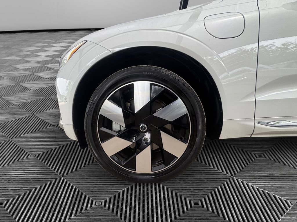 Used 2023 Volvo XC60 T8 Plus AWD/4WD image 9