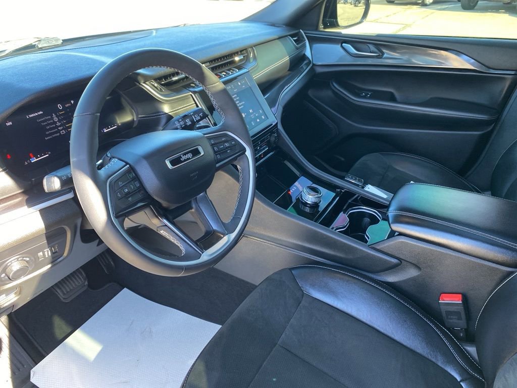 Used 2023 Jeep Grand Cherokee L Laredo image 24