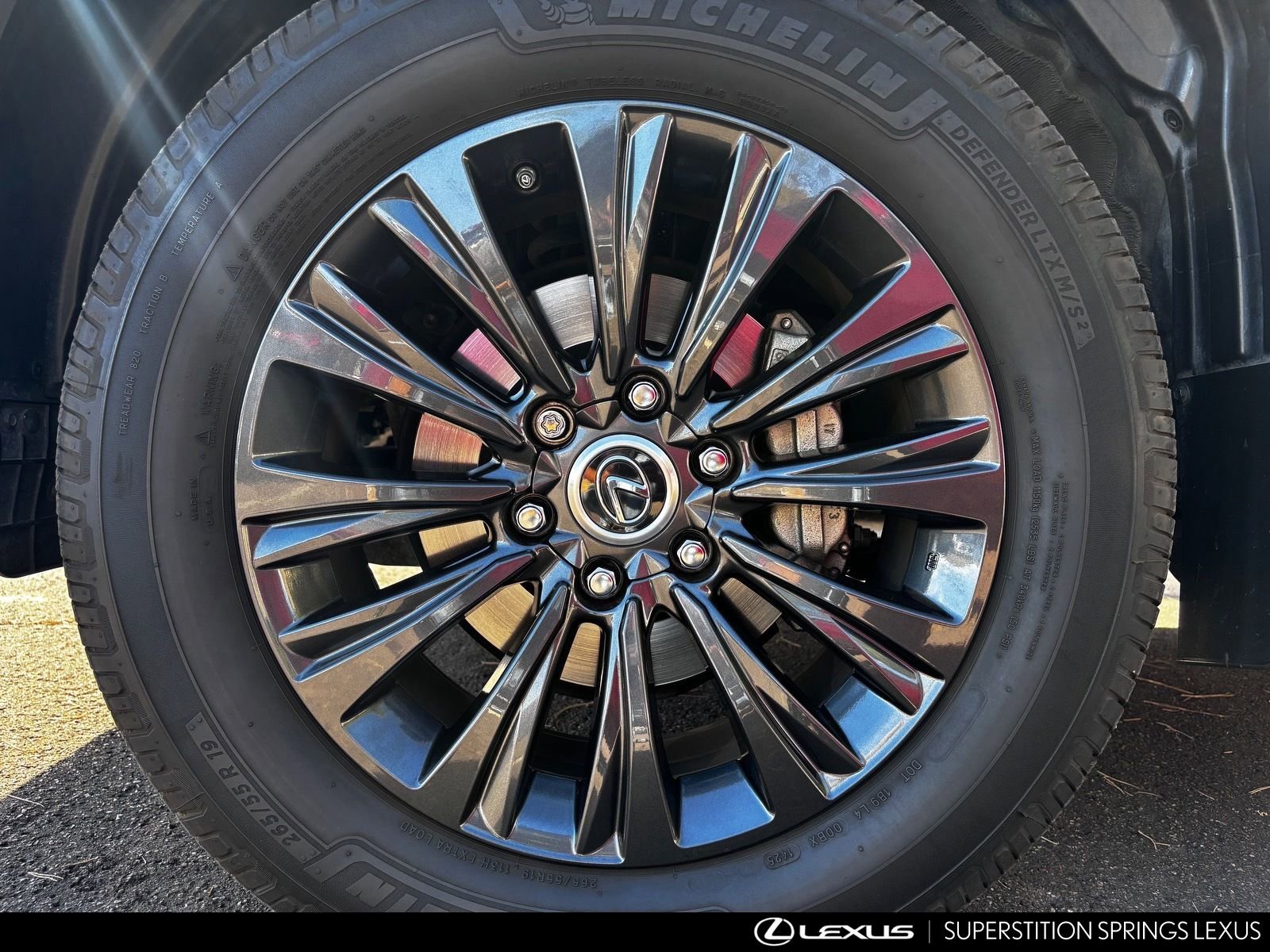 Used 2023 Lexus GX 460 Premium w/ Accessory Package image 6