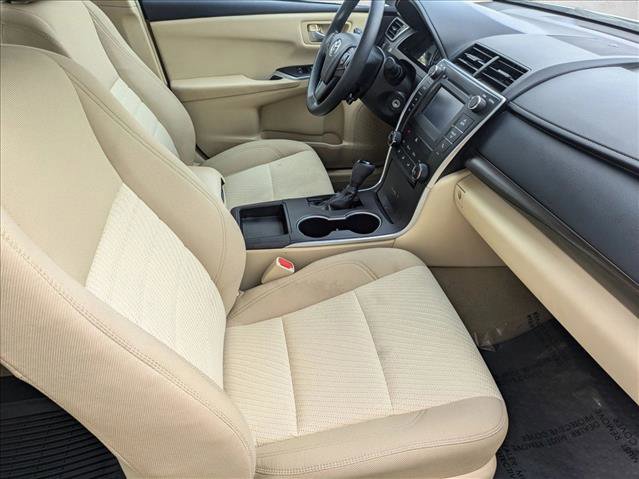 Used 2015 Toyota Camry LE w/ Four Season Floor Mat Package image 18