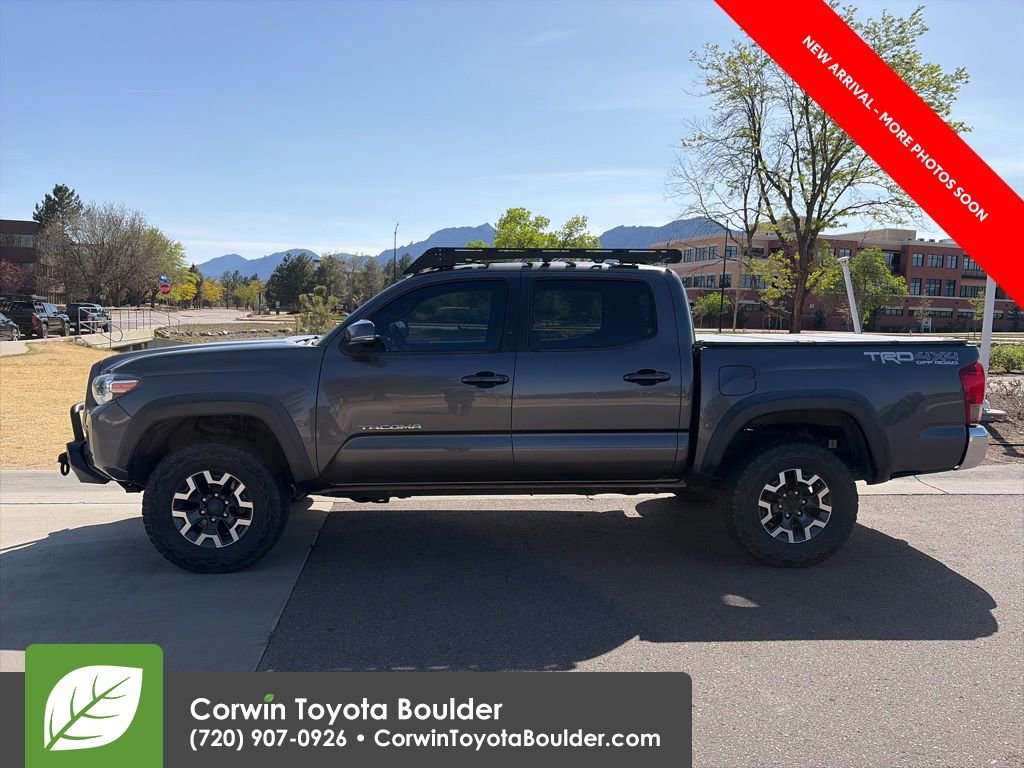 Used 2017 Toyota Tacoma TRD Off-Road w/ Tow Package (A/T) AWD/4WD image 4