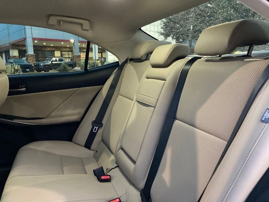 Used 2020 Lexus IS 300 w/ Premium Package RWD image 11