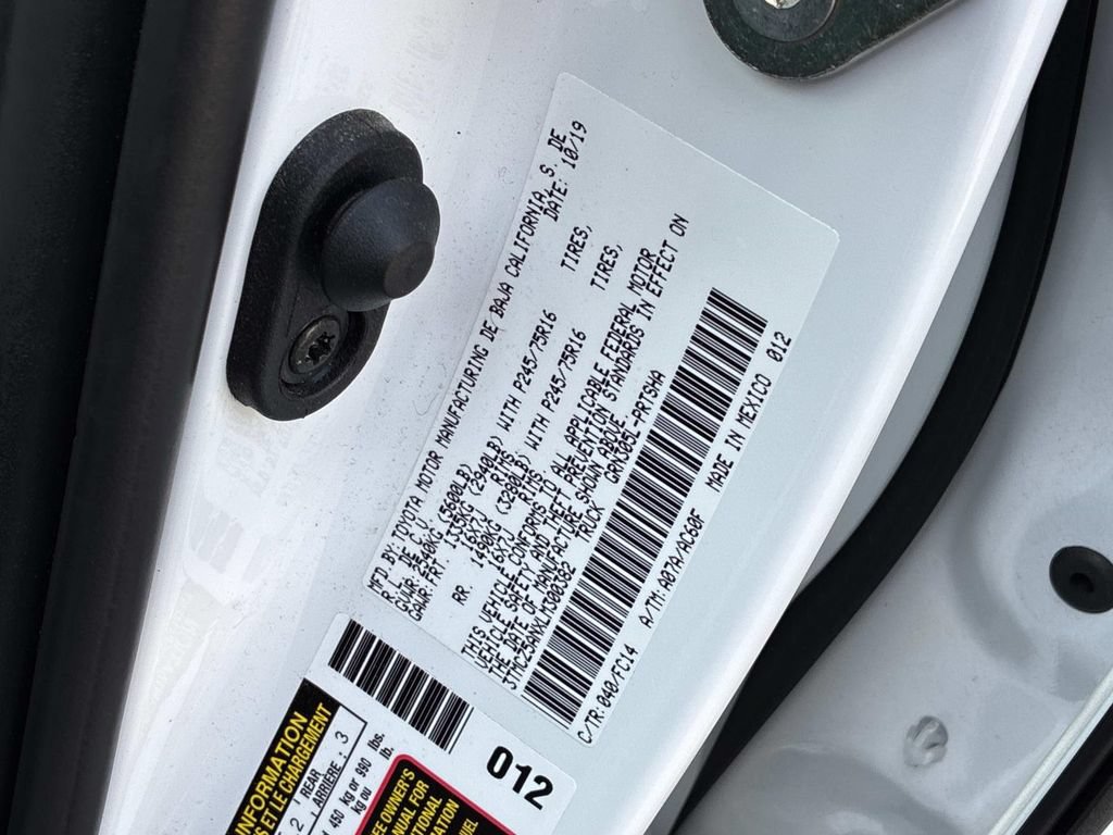 Used 2020 Toyota Tacoma SR5 AWD/4WD image 17