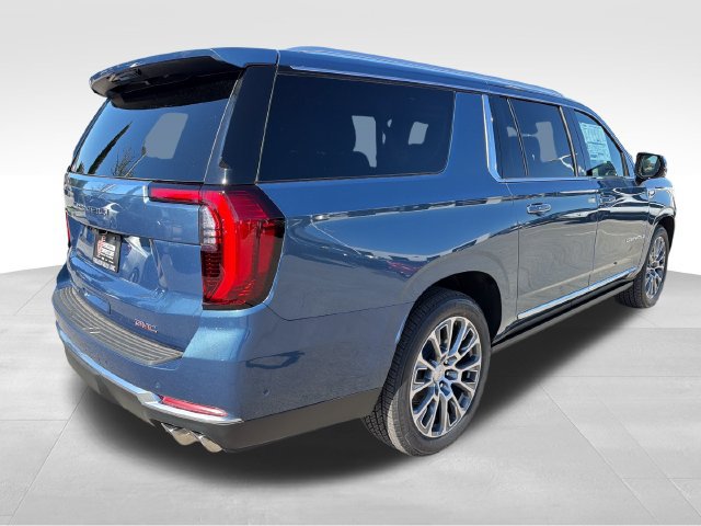 New 2026 GMC Yukon XL Denali w/ Denali Reserve Package AWD/4WD image 7