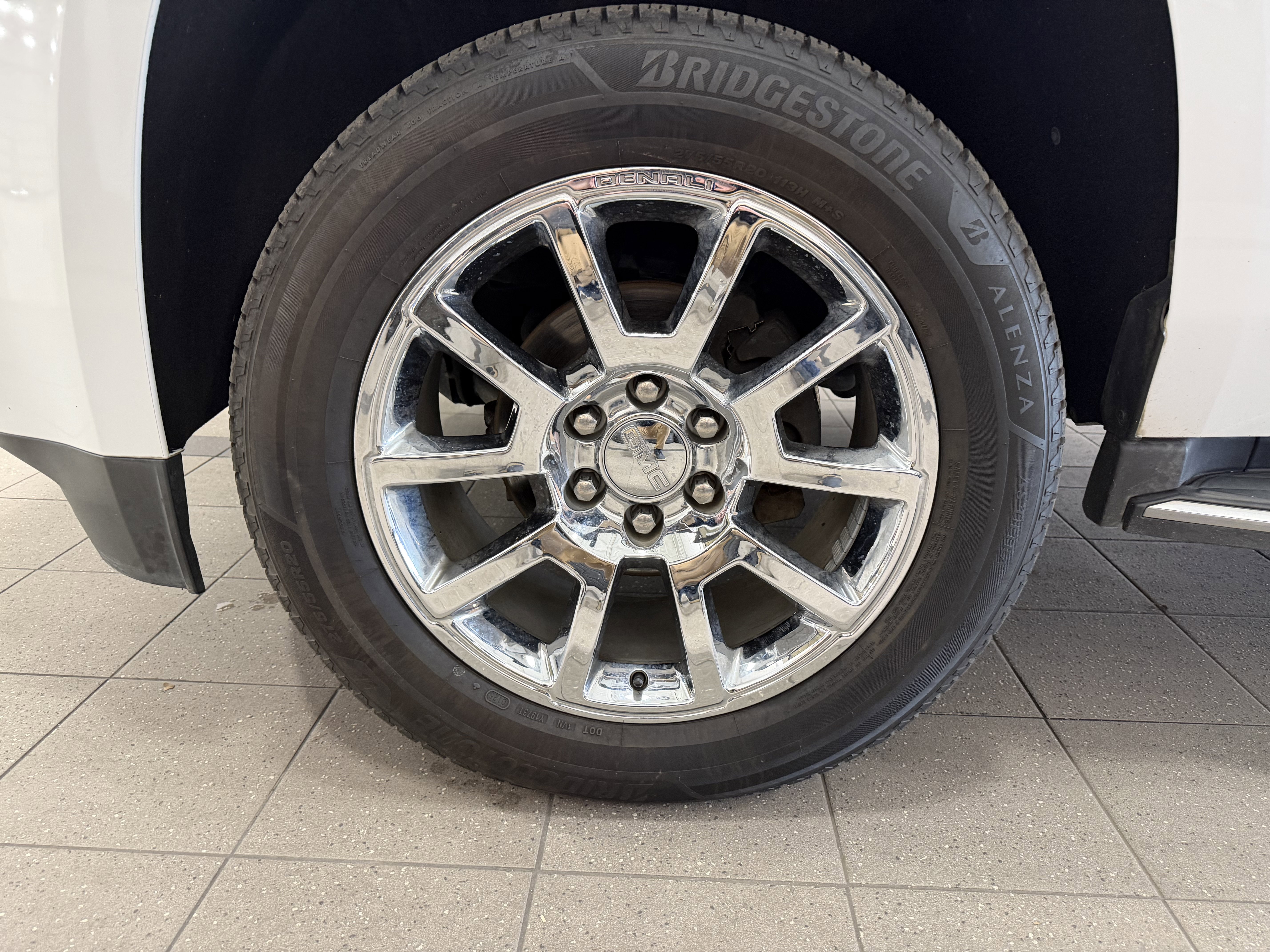 Used 2019 GMC Yukon Denali image 5