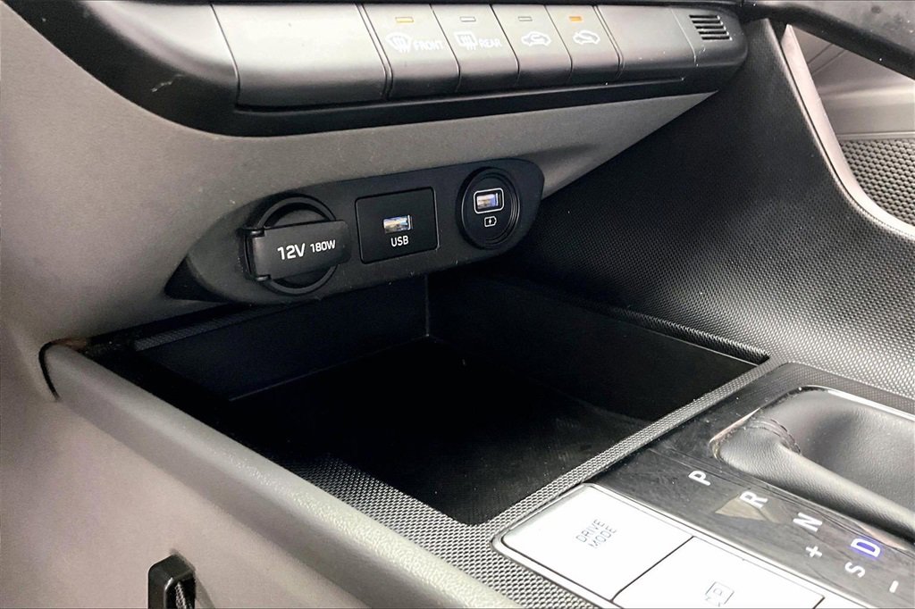 Used 2023 Hyundai Elantra SEL image 32