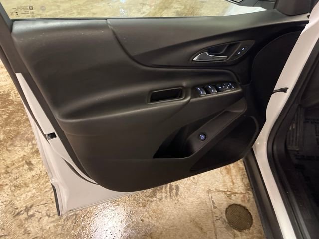 Used 2024 Chevrolet Equinox LT image 11