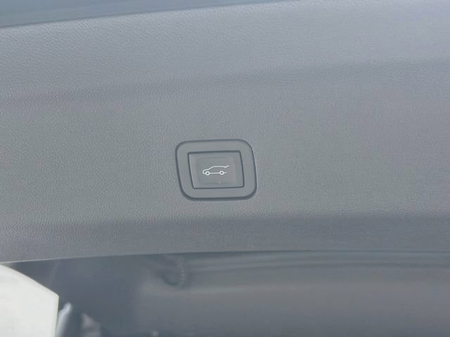 Used 2026 GMC Yukon Denali w/ Sun & Power Step Package RWD image 14