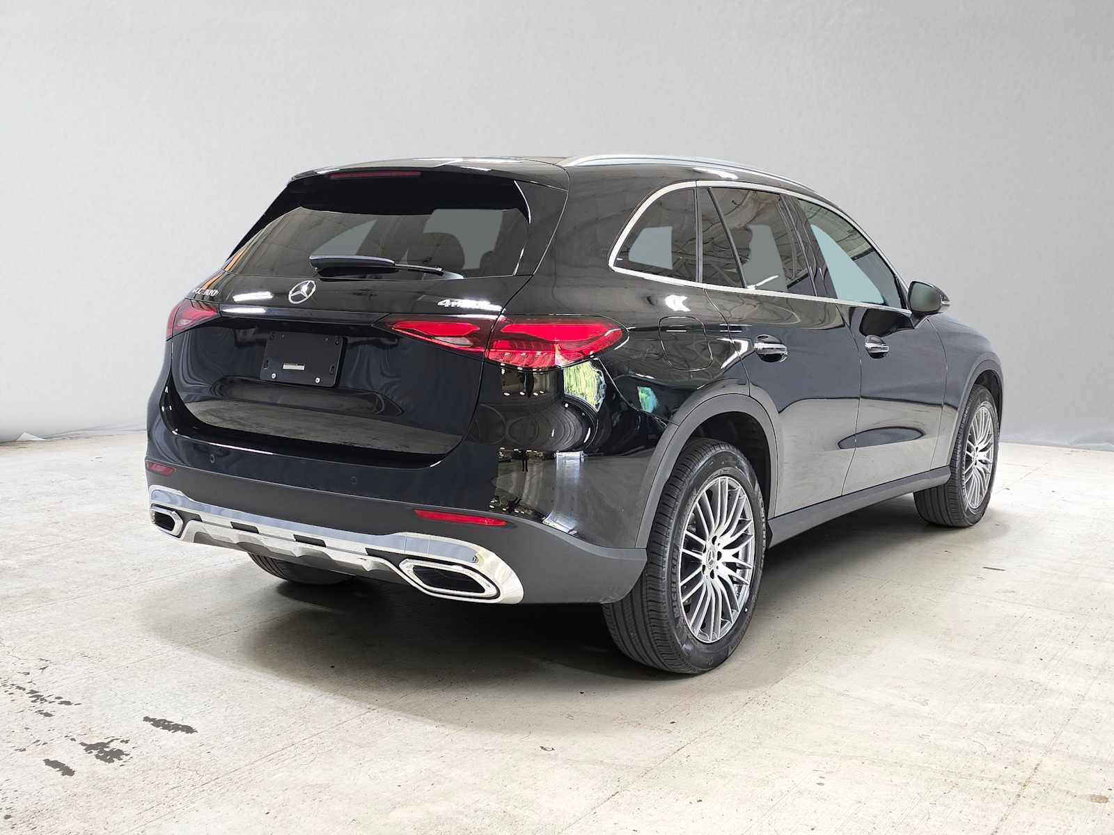 Used 2026 Mercedes-Benz GLC 300 4MATIC image 4