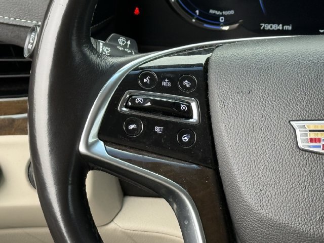 Used 2018 Cadillac Escalade Luxury AWD/4WD image 13