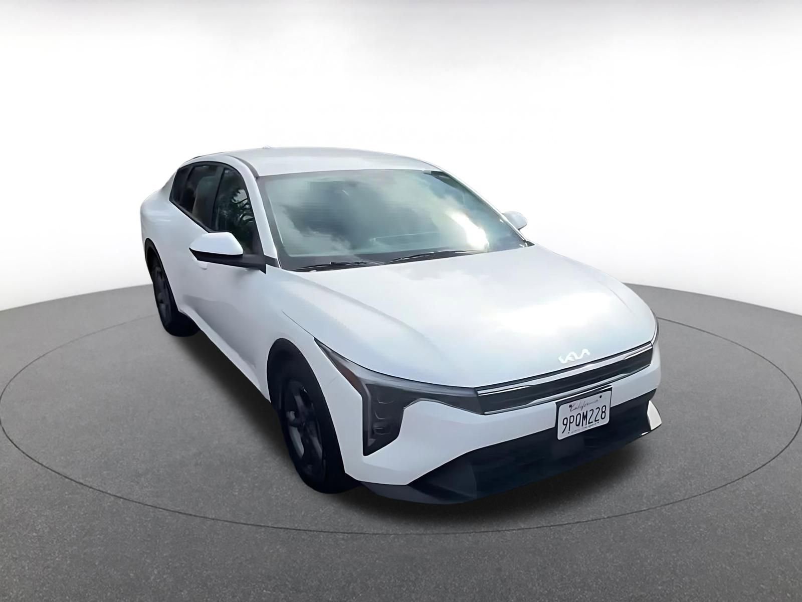 Used 2025 Kia K4 LXS image 3