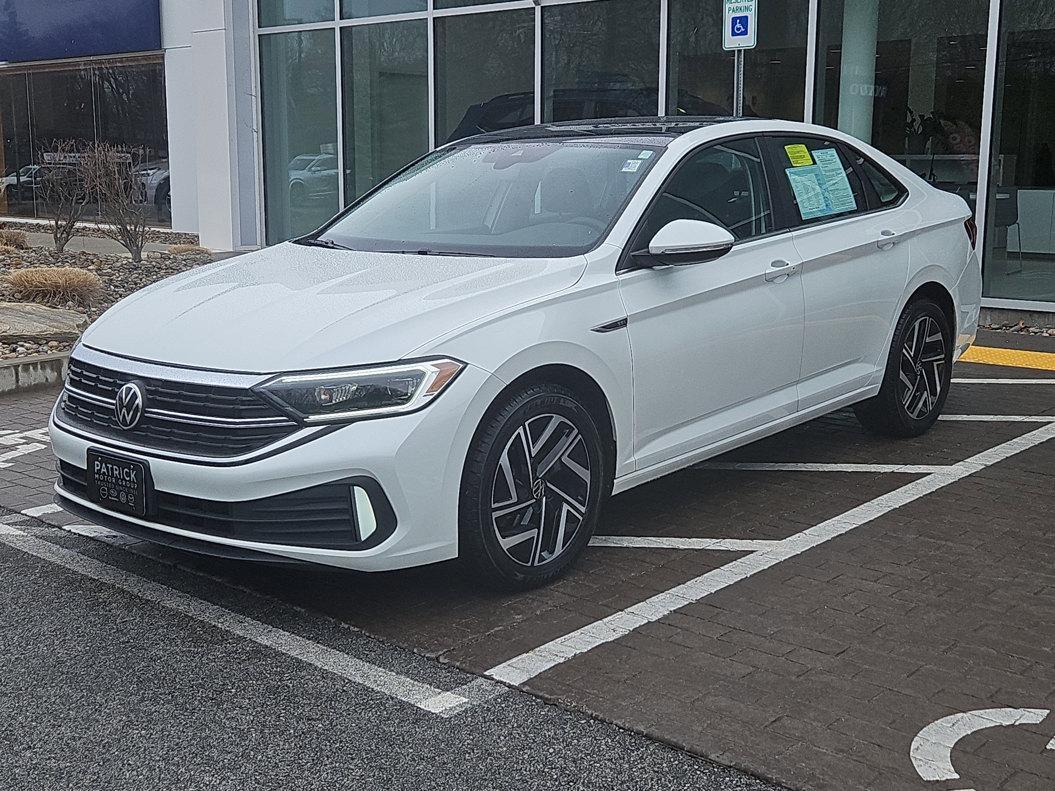 Certified 2022 Volkswagen Jetta SEL image 29