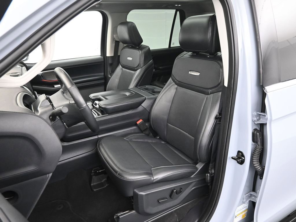 Used 2025 Ford Expedition Max Platinum w/ Driver's Package image 11