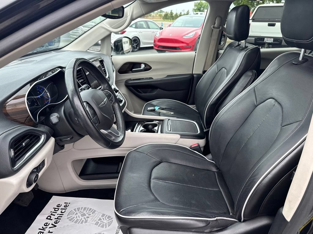 Used 2022 Chrysler Pacifica Limited FWD image 27