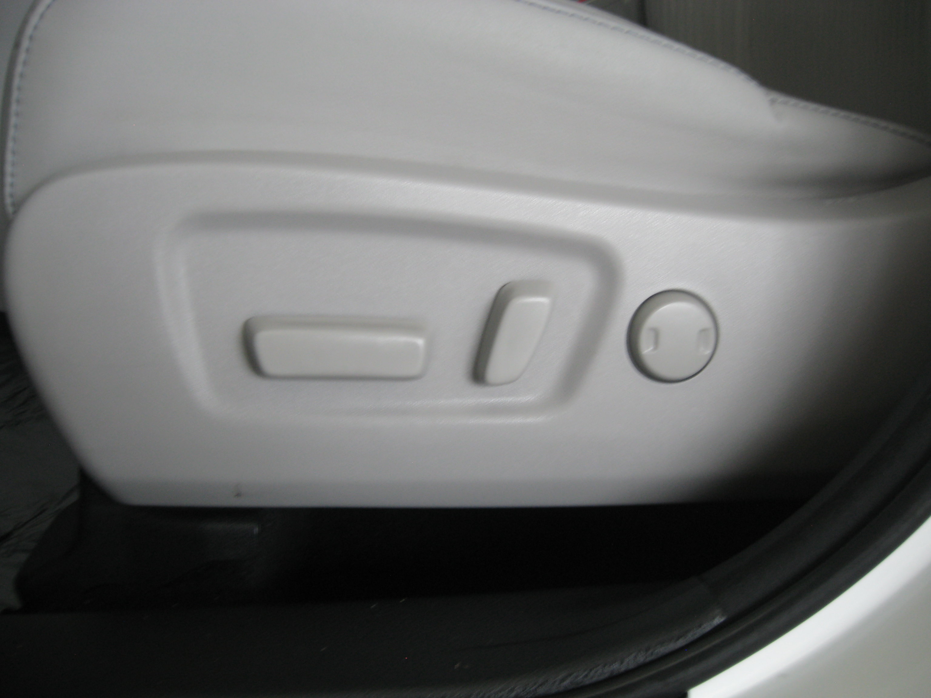 Used 2018 Toyota Highlander Plus image 12