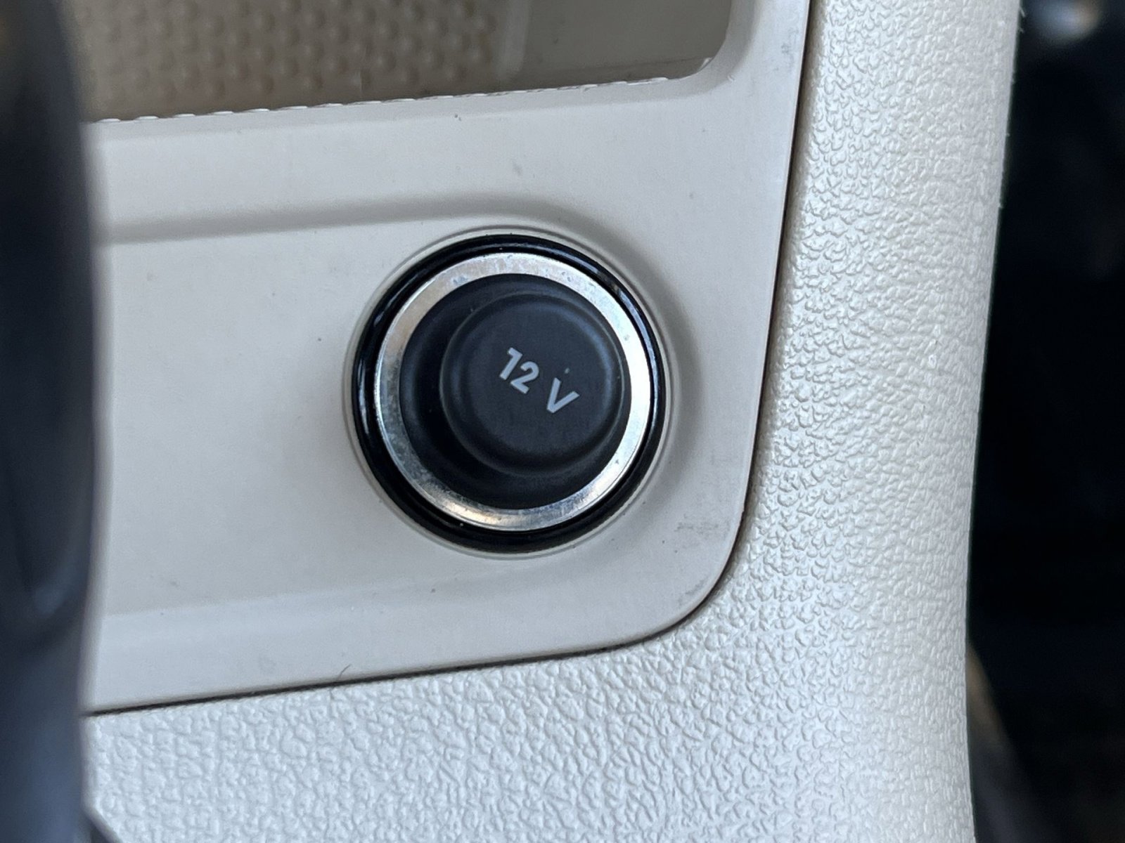 Used 2017 Volkswagen Tiguan S image 31