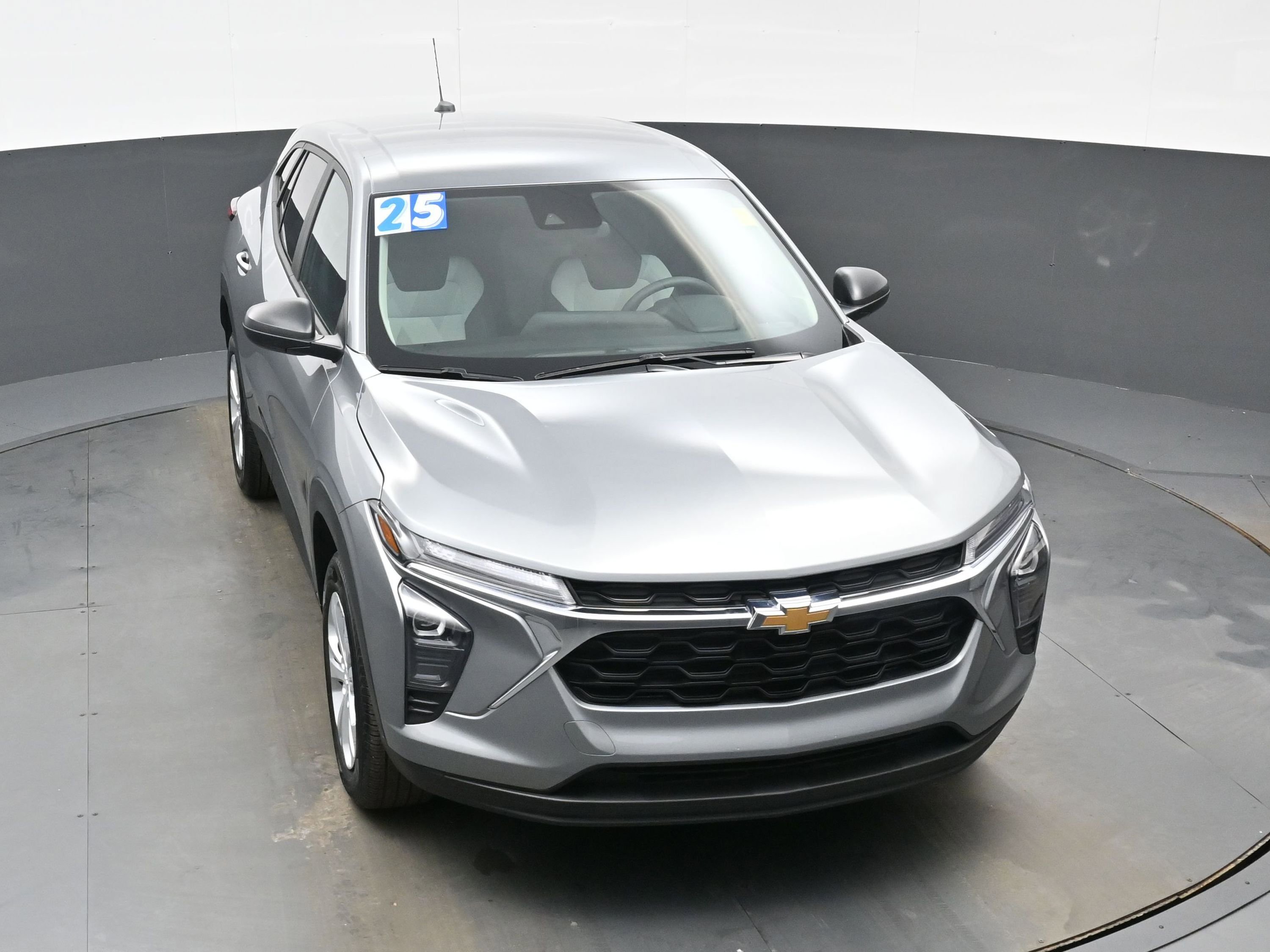 Used 2025 Chevrolet Trax LS w/ Driver Confidence Package image 38