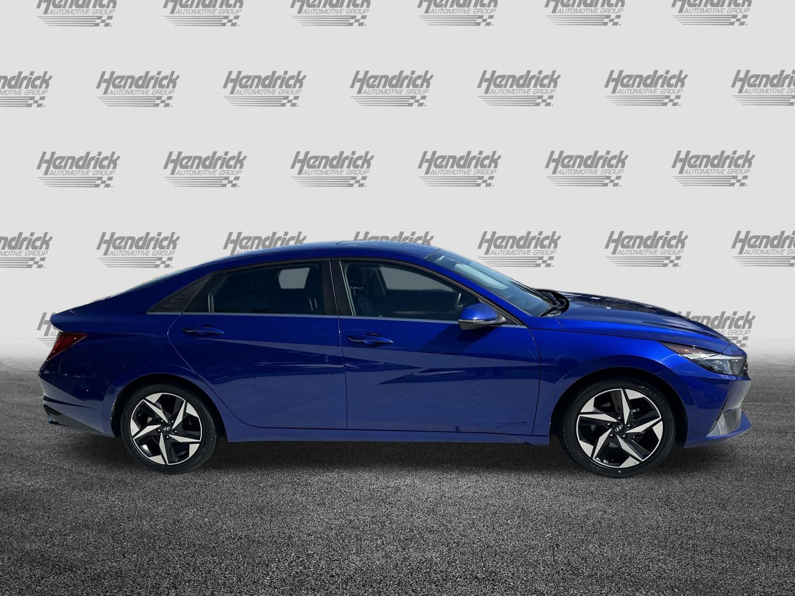 Used 2023 Hyundai Elantra Limited w/ Cargo Package FWD image 11