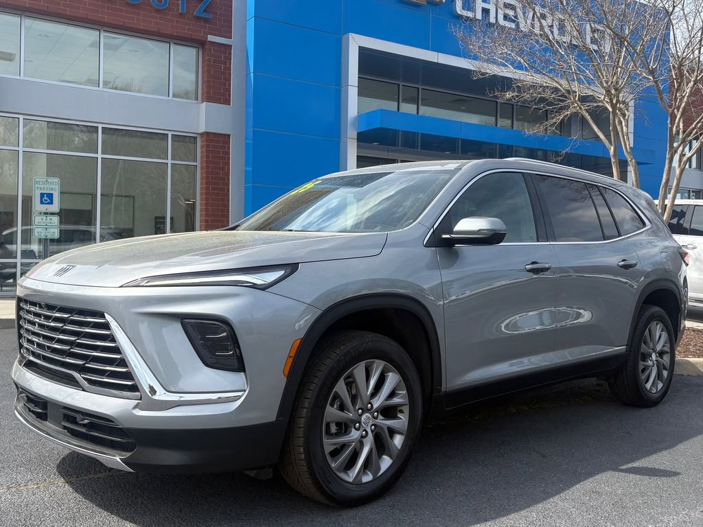 Used 2025 Buick Enclave Preferred image 1