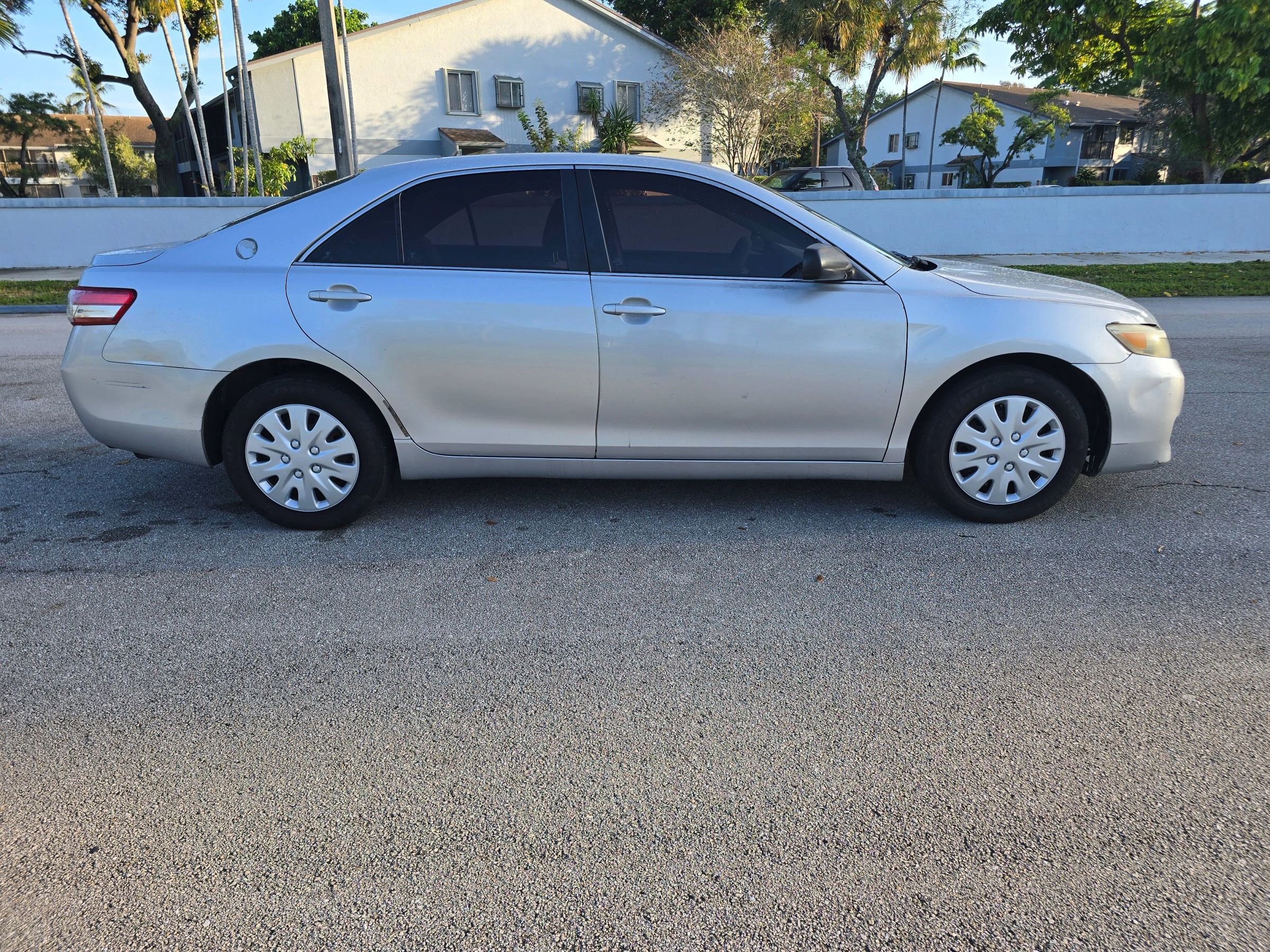 Used 2011 Toyota Camry FWD image 4