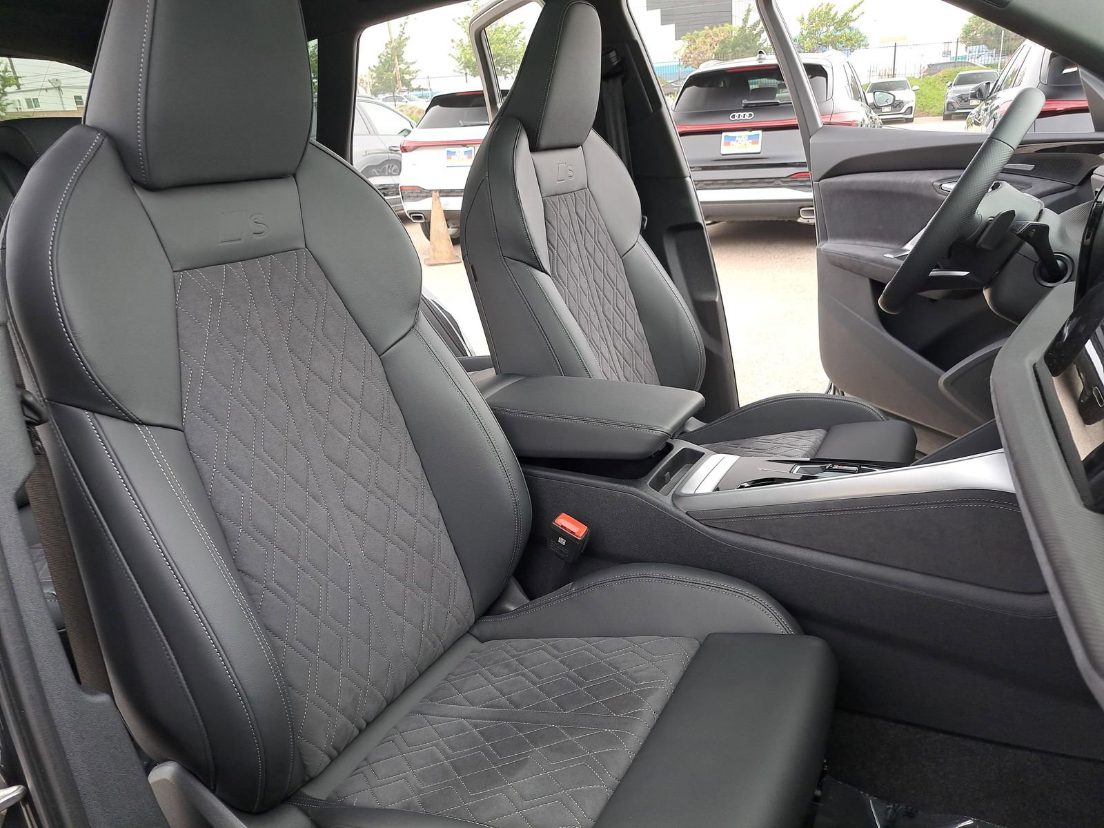 New 2025 Audi SQ5 Premium Plus AWD/4WD image 10