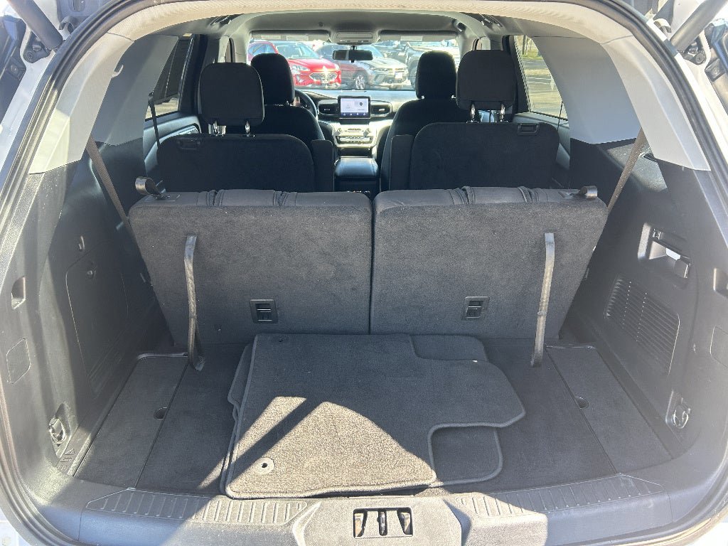Used 2021 Ford Explorer XLT image 18