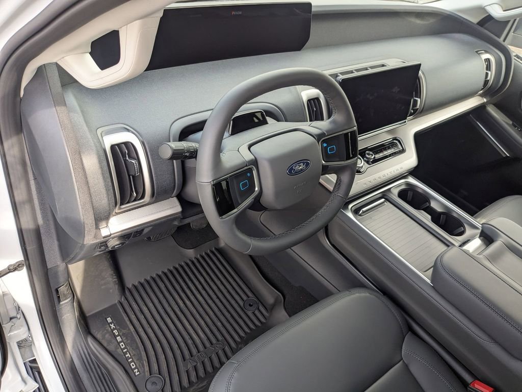 New 2026 Ford Expedition Active image 10