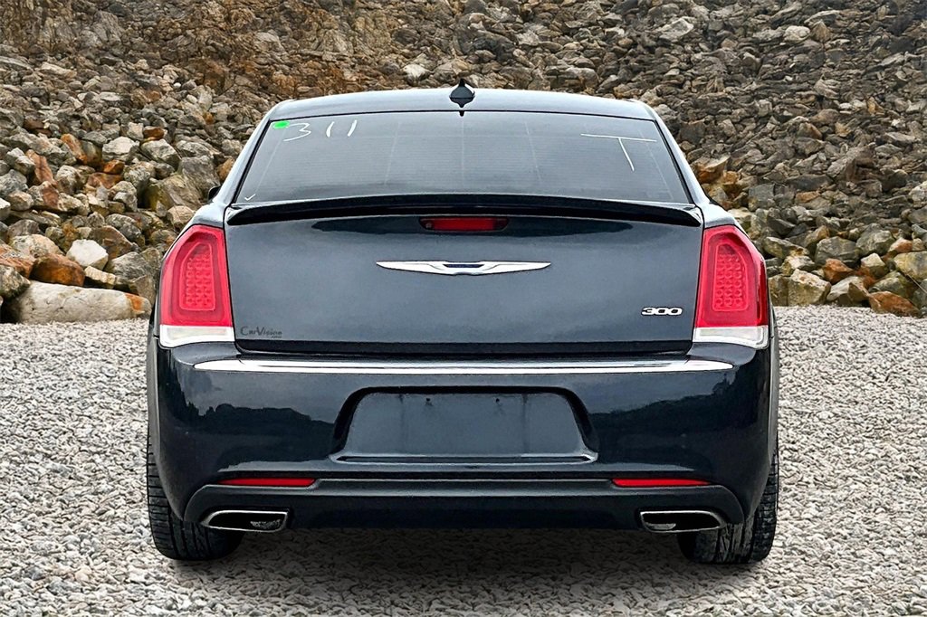 Used 2018 Chrysler 300 Limited image 4