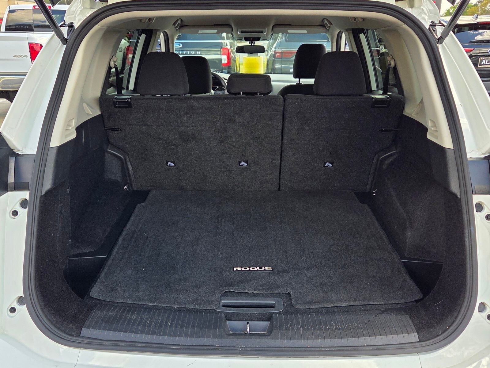 Used 2024 Nissan Rogue S image 12