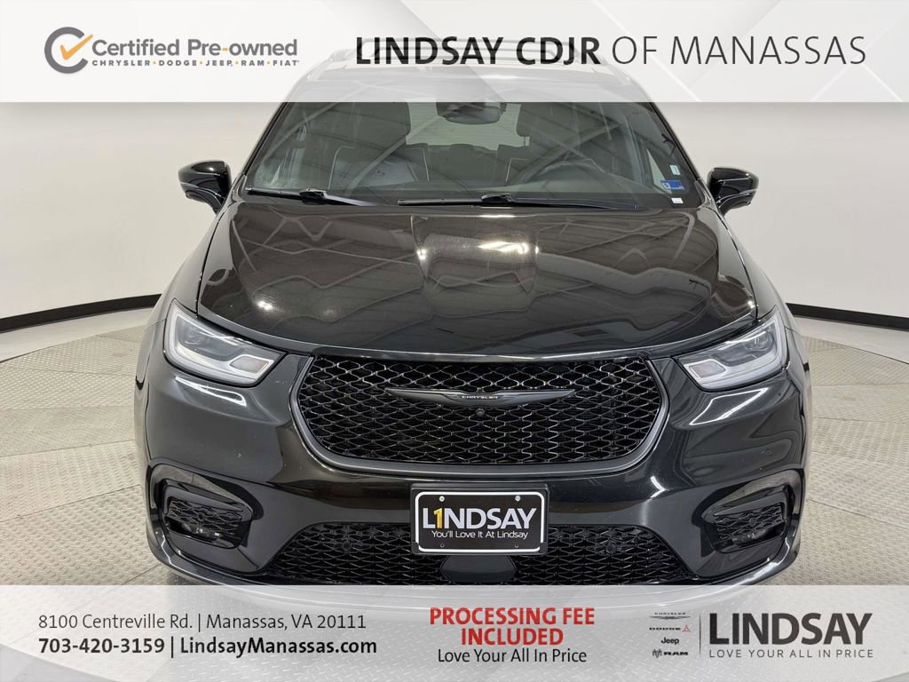 Used 2024 Chrysler Pacifica Premium FWD image 3