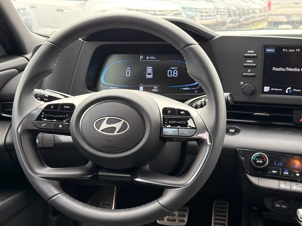 Certified 2025 Hyundai Elantra Sport FWD image 20