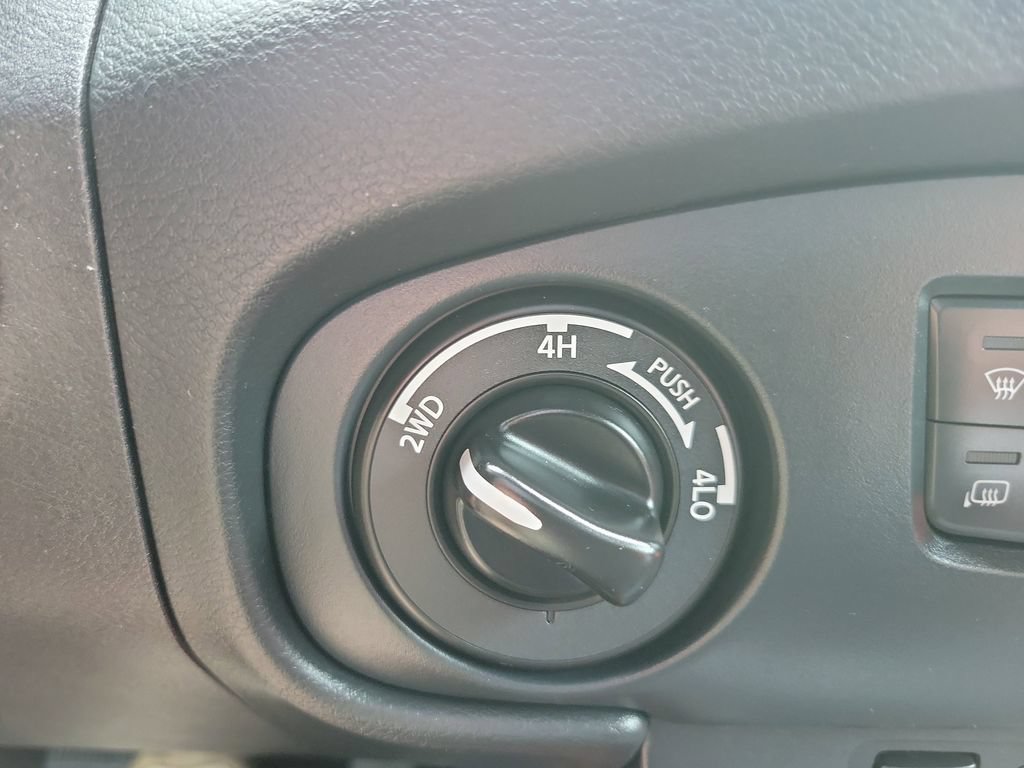 Used 2022 Nissan Frontier PRO-4X AWD/4WD image 39