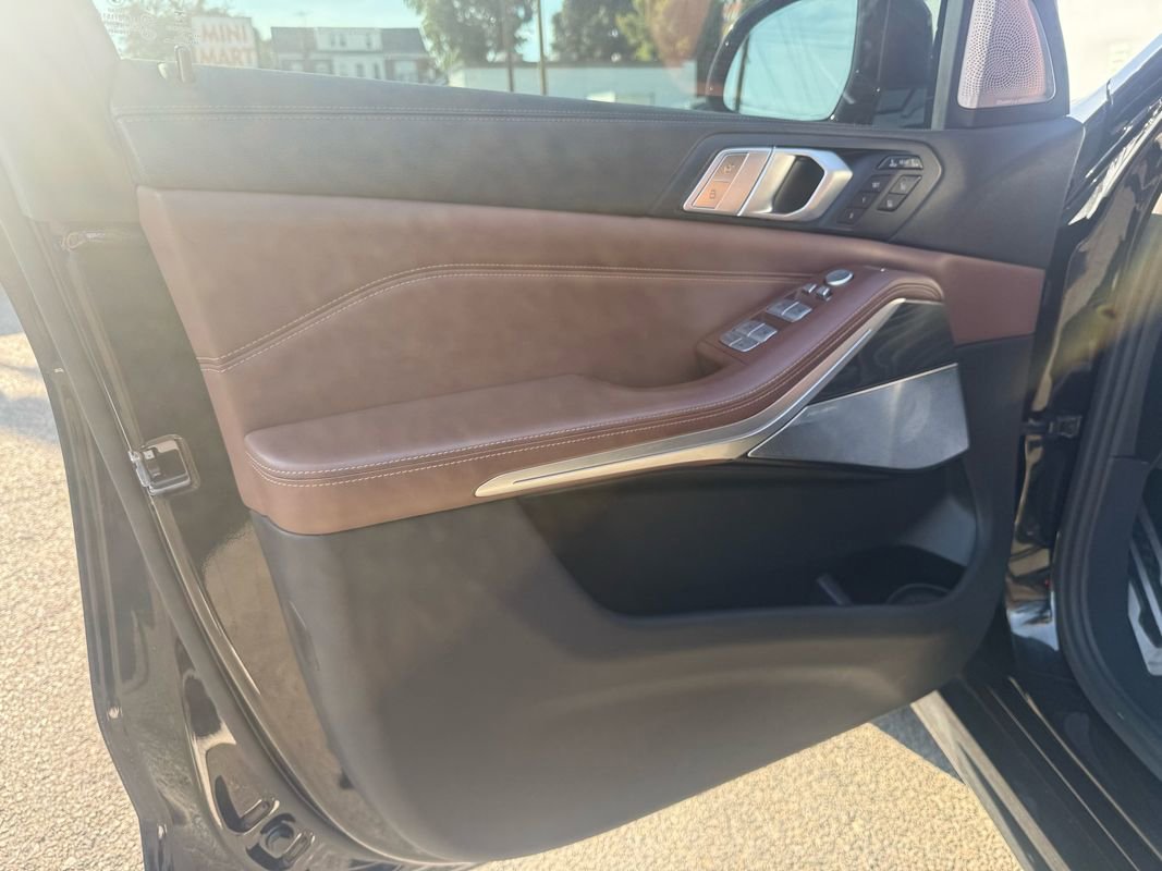 Used 2019 BMW X7 xDrive50i w/ M Sport Package AWD/4WD image 14