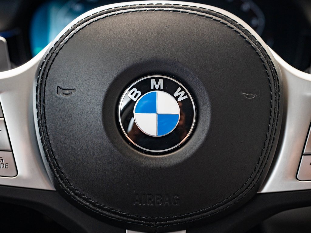 Used 2022 BMW M760i xDrive w/ Luxury Rear Seating Package image 27