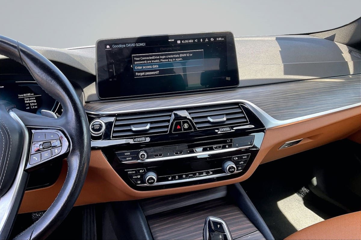 Used 2021 BMW 530e w/ Parking Assistance Package RWD image 6