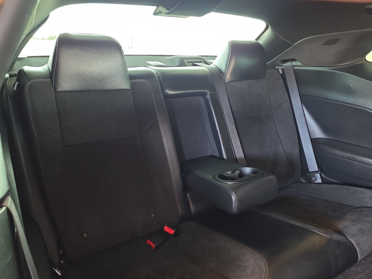 Used 2018 Dodge Challenger R/T Scat Pack w/ Leather Interior Group RWD image 26