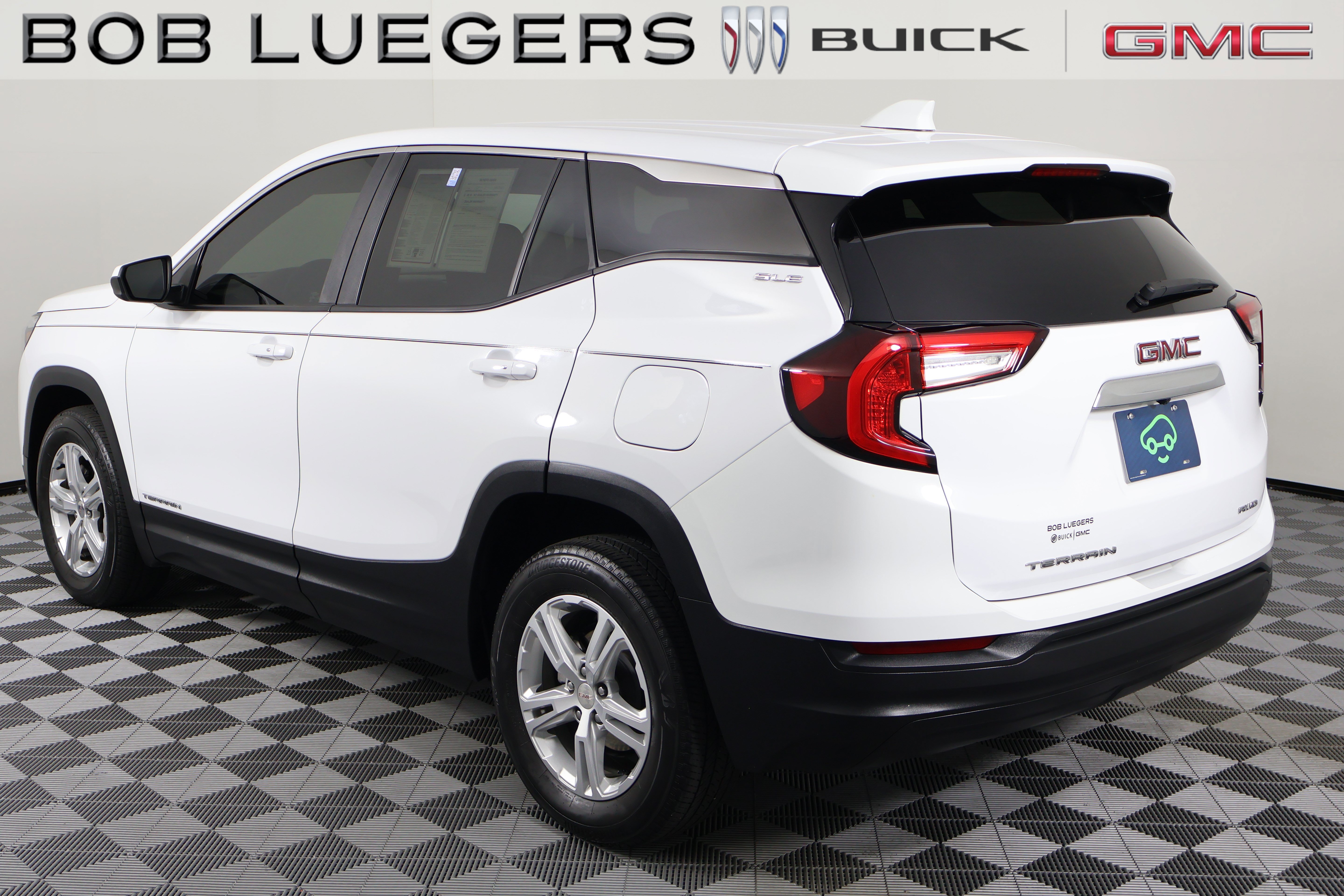 Certified 2024 GMC Terrain SLE AWD/4WD image 4
