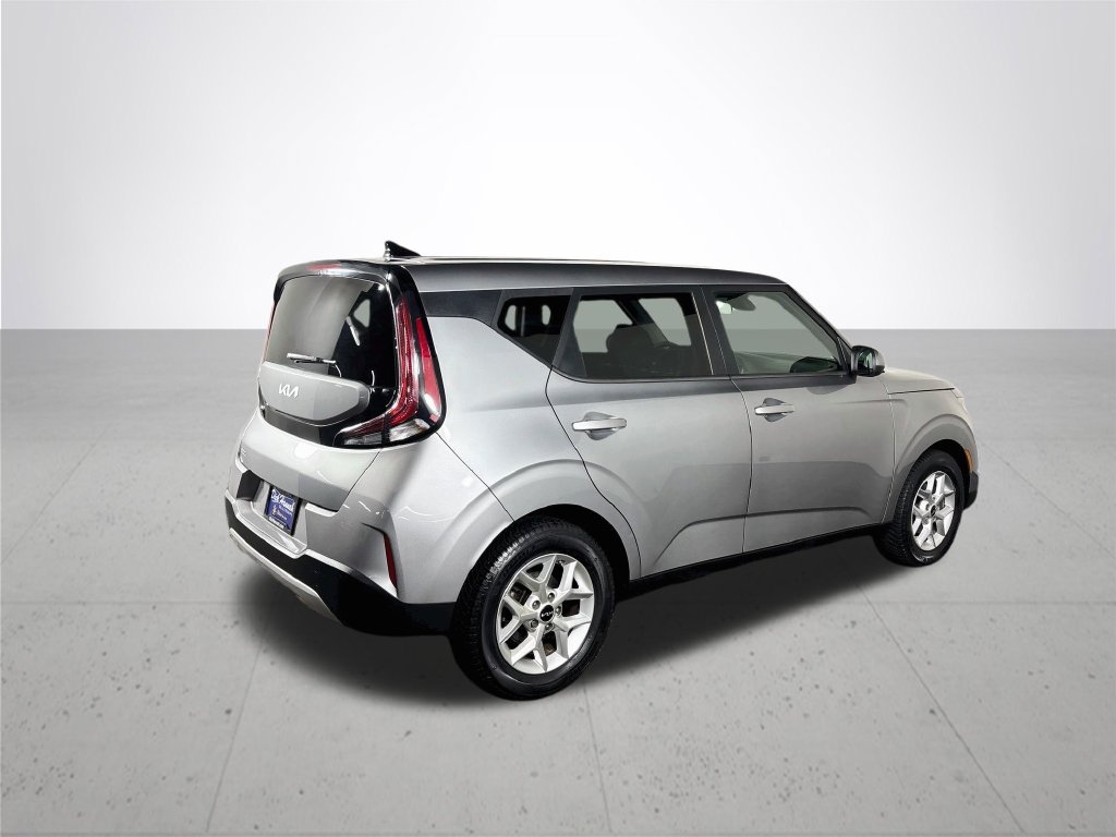 Used 2023 Kia Soul LX w/ LX Technology Package FWD image 6