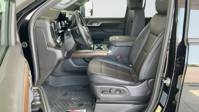 Used 2025 Chevrolet Silverado 2500 High Country w/ High Country Premium Package AWD/4WD image 20