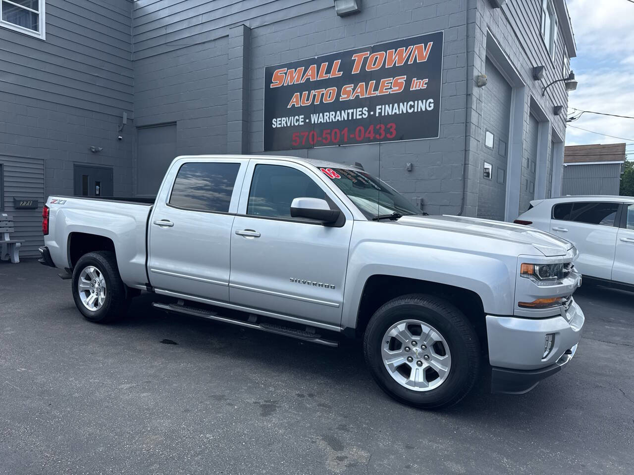 Used 2018 Chevrolet Silverado 1500 LT w/ All Star Edition AWD/4WD image 1