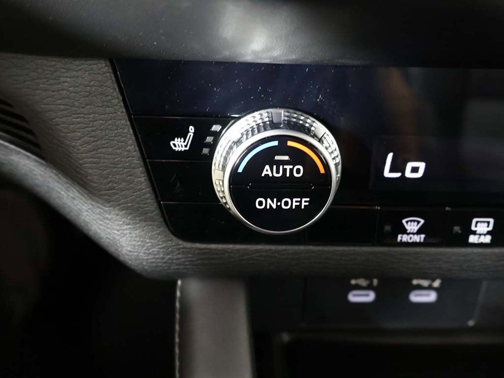 New 2025 Mitsubishi Outlander SE FWD image 53