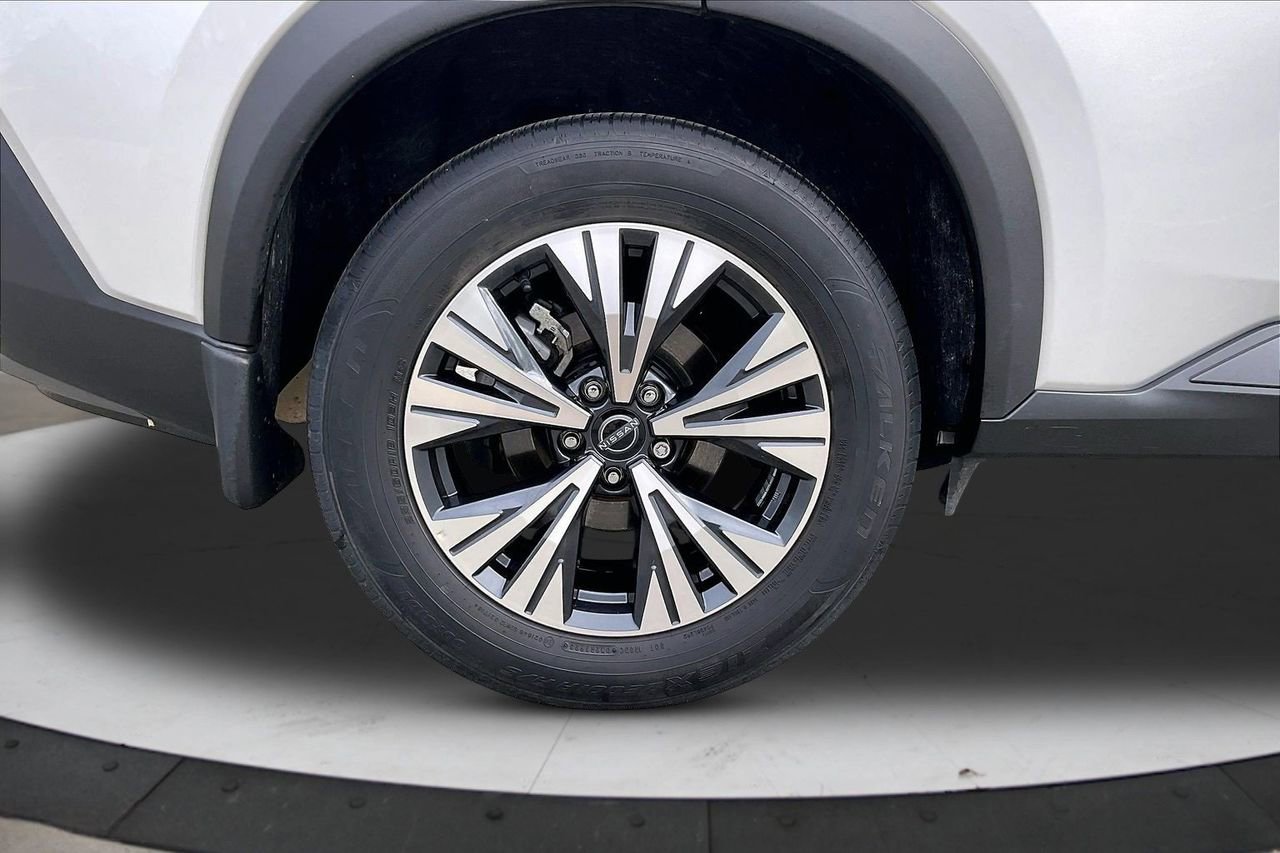 Used 2023 Nissan Rogue SV w/ SV Premium B Package image 37